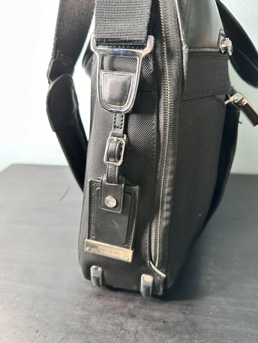 Tumi Arrive Sawyer Briefcase Black Business Bag Travel